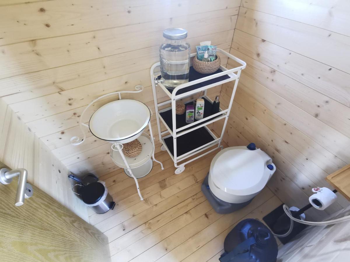 Treehome Tinyhouse Střítež Exterior foto
