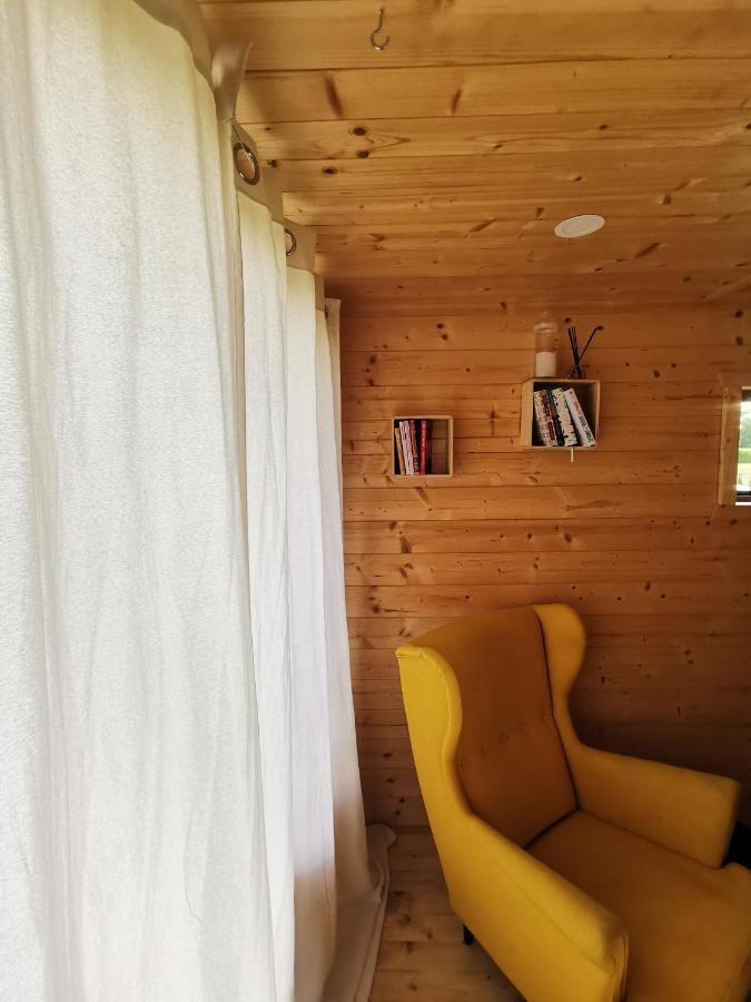 Treehome Tinyhouse Střítež Exterior foto